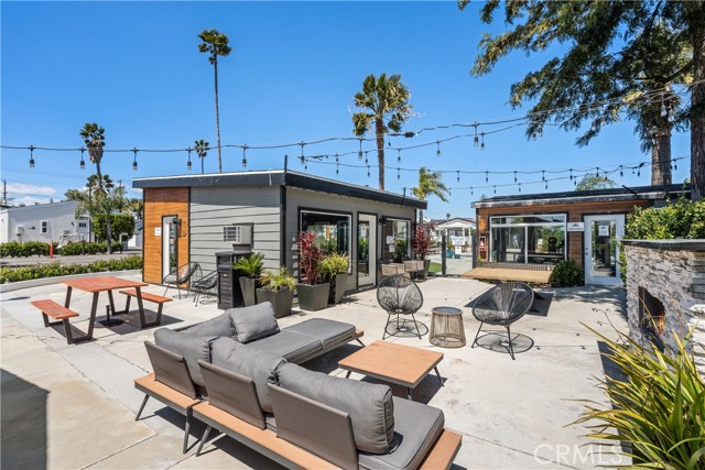 Detail Gallery Image 25 of 35 For 8250 Lankershim Blvd #MAPLE 17,  North Hollywood,  CA 91605 - 3 Beds | 2 Baths