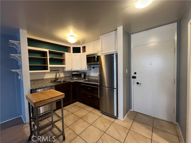 320 S Gramercy Place, Los Angeles CA: https://media.crmls.org/medias/095c27d2-3e21-480f-94d7-83fa28165cdd.jpg