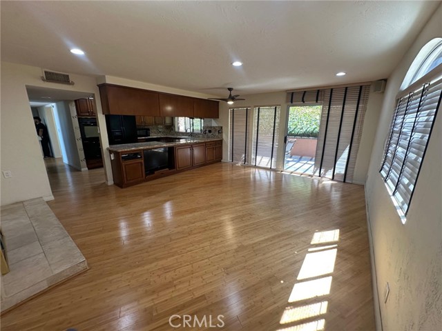 Detail Gallery Image 6 of 30 For 4400 Portico Pl, Encino,  CA 91316 - 4 Beds | 3 Baths