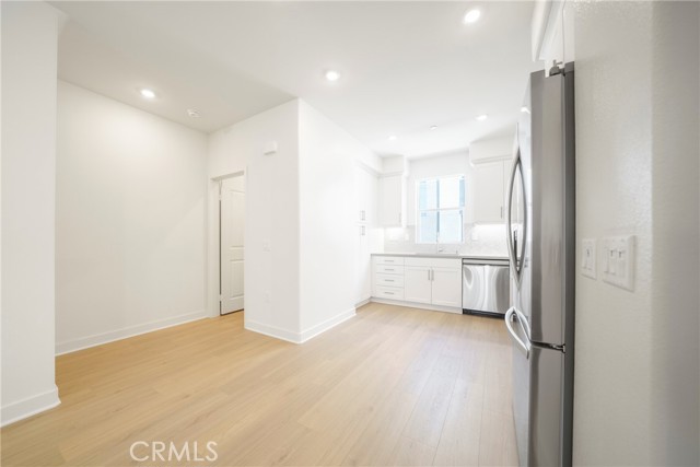 Detail Gallery Image 8 of 48 For 1816 E 1st St, Santa Ana,  CA 92705 - 3 Beds | 2/1 Baths