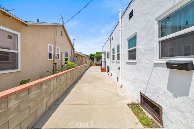 329 N Bushnell Avenue, Alhambra CA: https://media.crmls.org/medias/095dcfaf-b5a0-49cc-9544-35945b1fbd96.jpg