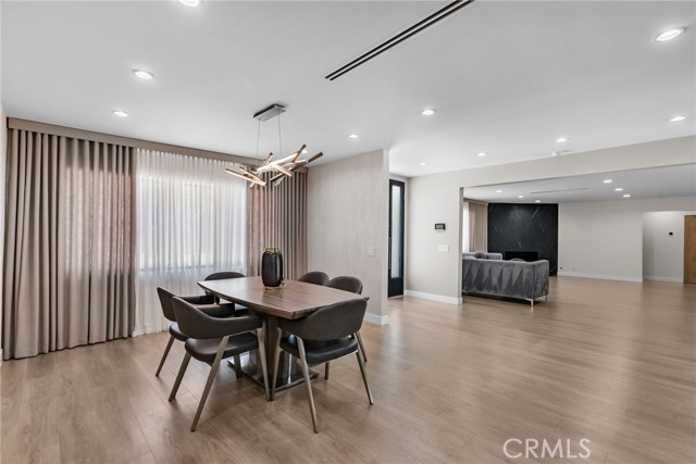 16810 Adlon Road, Encino CA: https://media.crmls.org/medias/095e3db0-54a9-4bb8-afcf-9901a294e1d8.jpg