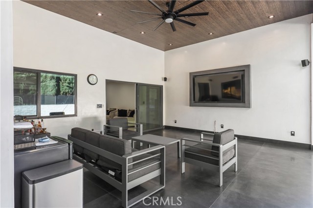 Image 34 of 40 For 2240 Parish  