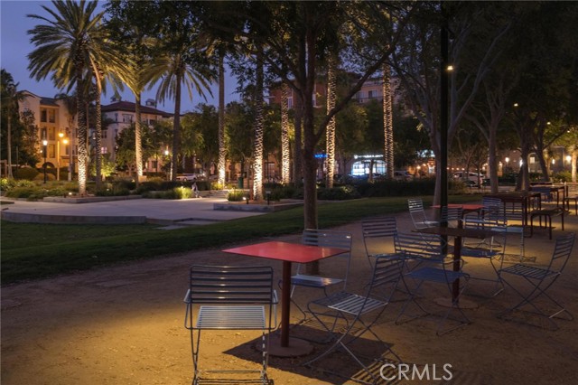 Detail Gallery Image 3 of 55 For 13045 Pacific Promenade #132,  Playa Vista,  CA 90094 - 1 Beds | 1/1 Baths