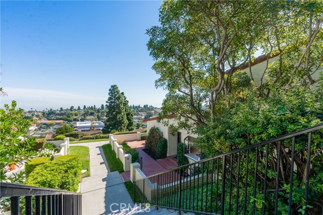 142 Aspen Way, Rolling Hills Estates, California 90274, 3 Bedrooms Bedrooms, ,2 BathroomsBathrooms,Residential,Sold,Aspen,DW21232324