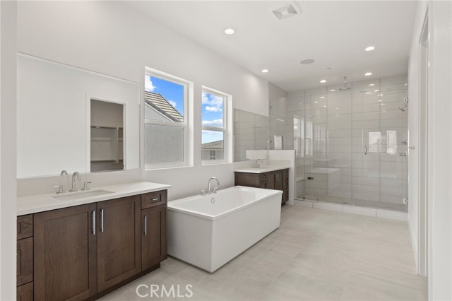 Detail Gallery Image 14 of 34 For 20577 Edgewood Ct, Chatsworth,  CA 91311 - 5 Beds | 4/1 Baths