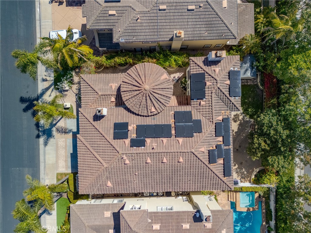https://media.crmls.org/medias/095efaff-011f-46ed-aa88-f79b3a336584.jpg?preset=X-Large
