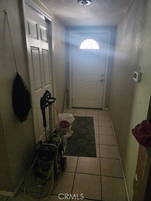 Detail Gallery Image 4 of 13 For 22660 La Rochelle Dr, Saugus,  CA 91350 - 4 Beds | 2 Baths