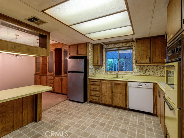 Detail Gallery Image 6 of 28 For 1420 Glengrove, Corona,  CA 92882 - 3 Beds | 2 Baths