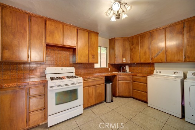 Detail Gallery Image 6 of 30 For 171 Buena Vista Avenue, San Luis Obispo,  CA 93405 - 4 Beds | 2 Baths