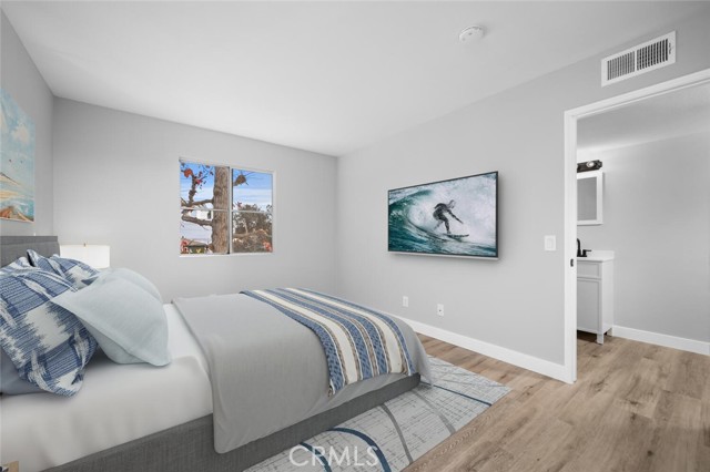 645 Chestnut Avenue, Long Beach CA: https://media.crmls.org/medias/095f41b0-c3bf-42c1-ac86-7da58016a070.jpg