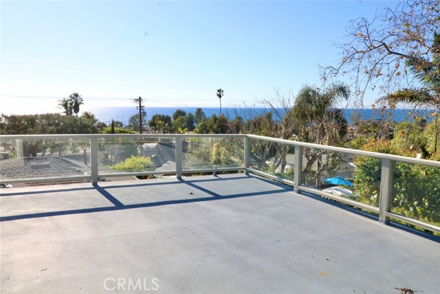 Detail Gallery Image 2 of 34 For 548 Agate St, Laguna Beach,  CA 92651 - 2 Beds | 3 Baths