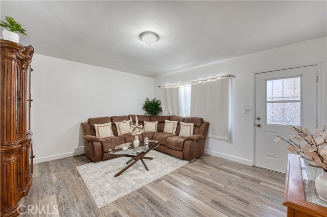 4430 W 166th Street, Lawndale CA: https://media.crmls.org/medias/09605c4b-1783-4399-a00d-f18c9337999c.jpg