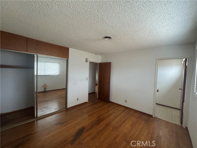 8841 Universe Avenue, Westminster CA: https://media.crmls.org/medias/09606327-650e-4995-9d21-a9fd8965f3a1.jpg