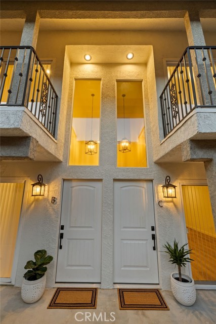 Detail Gallery Image 2 of 26 For 621 E Cedar a,  Burbank,  CA 91501 - 2 Beds | 1/1 Baths