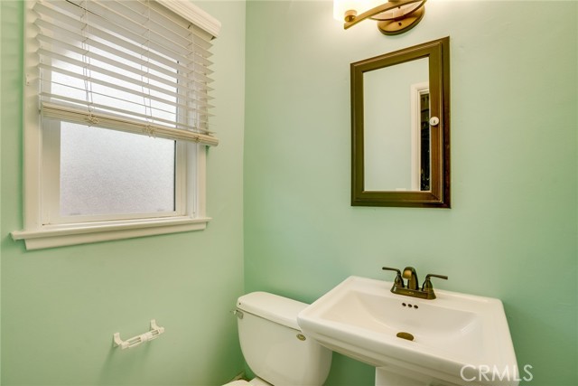 Detail Gallery Image 31 of 44 For 1206 E Haven Dr, Anaheim,  CA 92805 - 3 Beds | 2/1 Baths