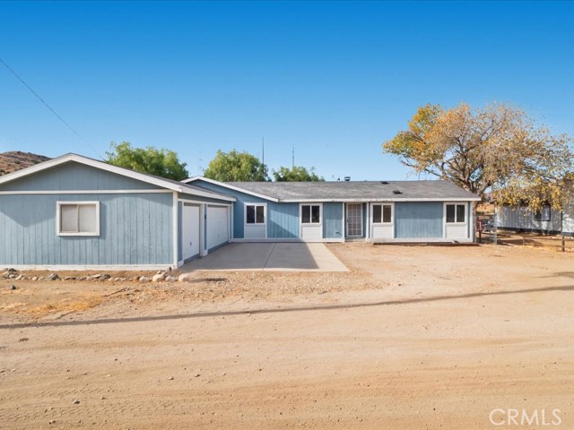 Detail Gallery Image 2 of 45 For 33023 Angeles Forest, Palmdale,  CA 93550 - 3 Beds | 2 Baths