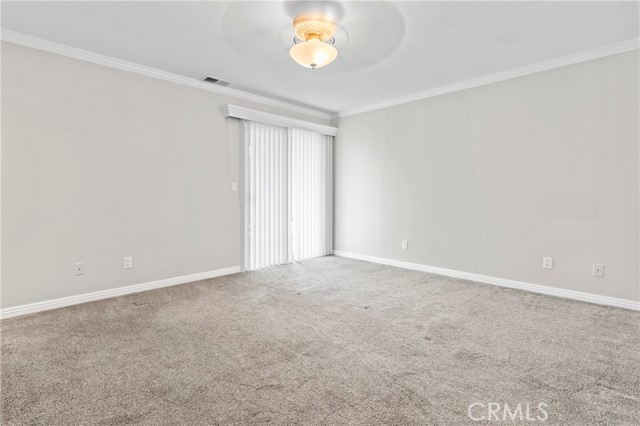 Image 28 of 37 For 39781 Pin Oak Court