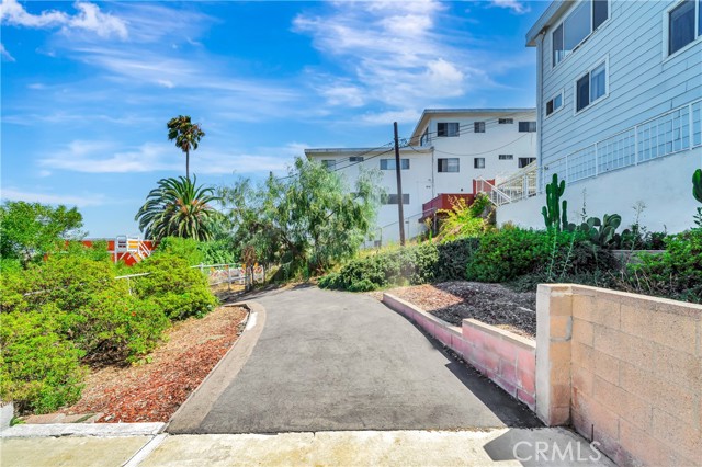 661 W 26th Street, San Pedro CA: https://media.crmls.org/medias/09625cd3-bb47-4f9a-a367-5f31d309d4a5.jpg