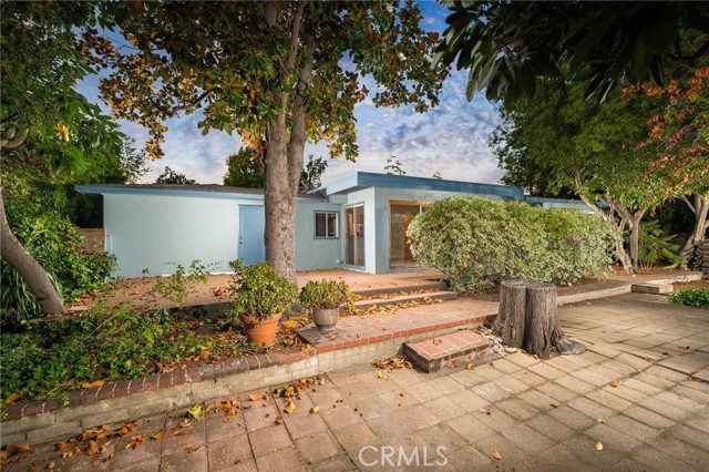 644 W 10th Street, Claremont CA: https://media.crmls.org/medias/09627285-5689-4e6f-97ad-4169174b682b.jpg