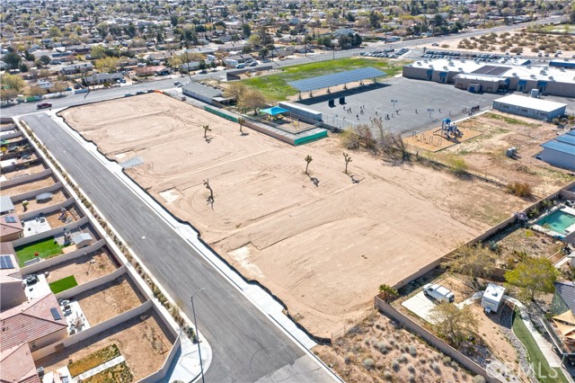Detail Gallery Image 9 of 13 For 3 Valencia St, Hesperia,  CA 92345 - – Beds | – Baths