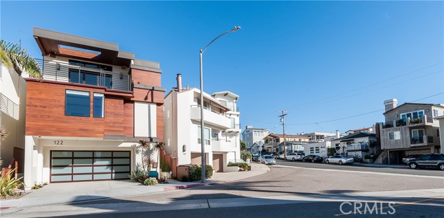 Detail Gallery Image 39 of 51 For 122 Manhattan Ave, Hermosa Beach,  CA 90254 - 3 Beds | 3/1 Baths