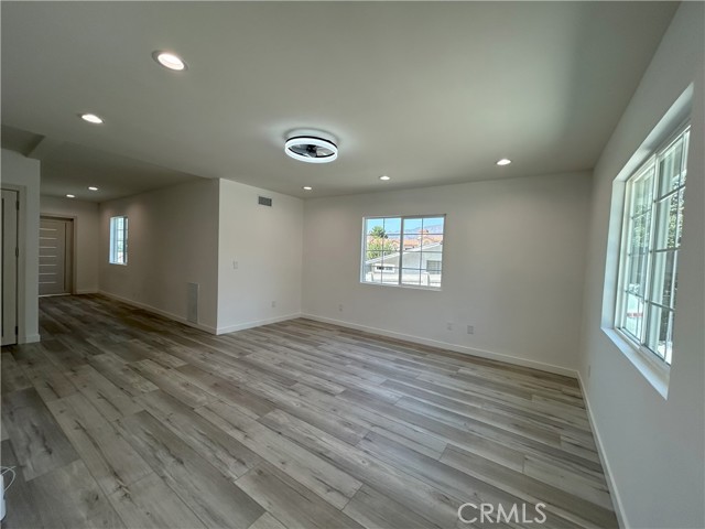 Detail Gallery Image 24 of 31 For 10363 Commerce Ave, Tujunga,  CA 91042 - 4 Beds | 3 Baths