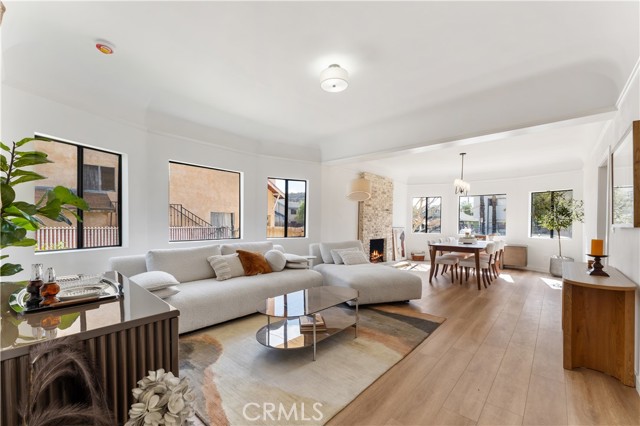 Front Image Thumbnail for CRPW25270575