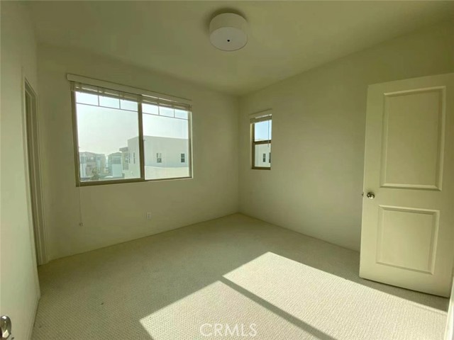 143 Frame, Irvine CA: https://media.crmls.org/medias/096389b6-feec-45ca-b5fe-774de7a58dd1.jpg