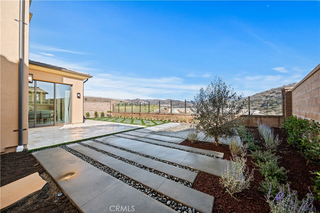 0963932f 31b8 4d35 9d75 2d6cdb0a4449