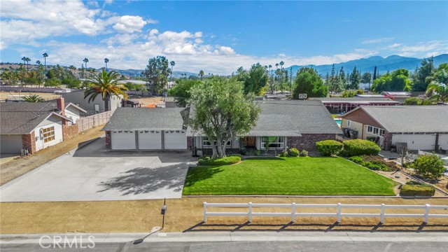 Detail Gallery Image 5 of 59 For 2384 Three Bar Ln, Norco,  CA 92860 - 4 Beds | 3 Baths