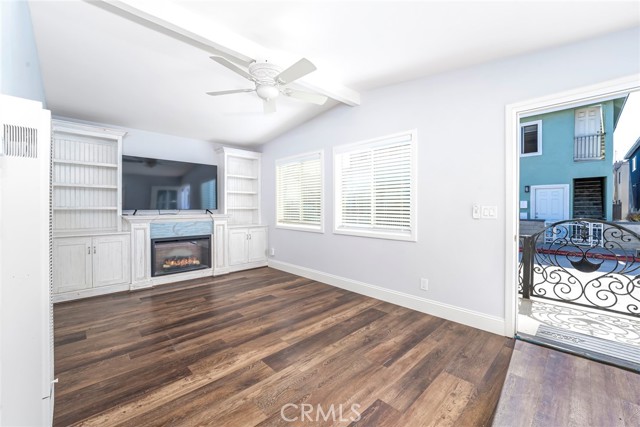 Detail Gallery Image 6 of 20 For 121 25th, Newport Beach,  CA 92663 - 3 Beds | 2 Baths