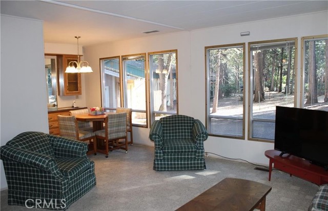 Detail Gallery Image 5 of 20 For 6317 Amherst, Magalia,  CA 95954 - 2 Beds | 2 Baths