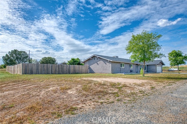 Detail Gallery Image 2 of 41 For 36881 Verde, Madera,  CA 93636 - 3 Beds | 2 Baths