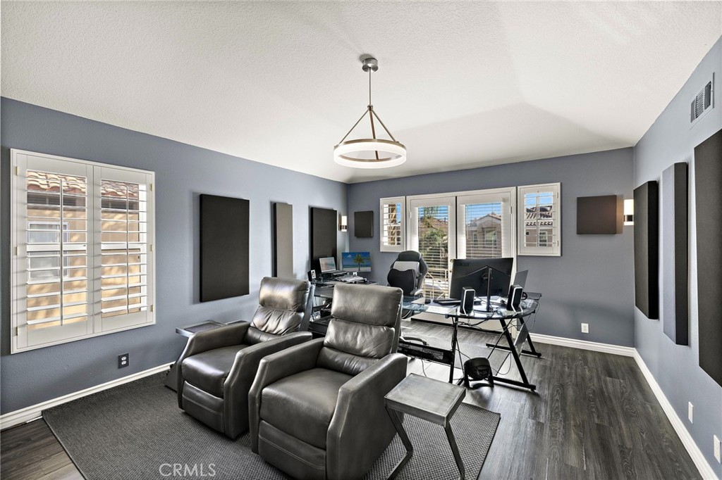 0965d33c C705 4e8c Baf0 2eda60cee9bb