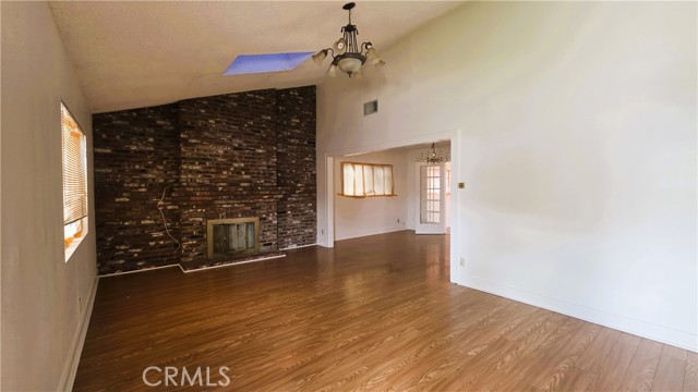 Detail Gallery Image 2 of 10 For 488 Royce St, Altadena,  CA 91001 - 2 Beds | 2 Baths