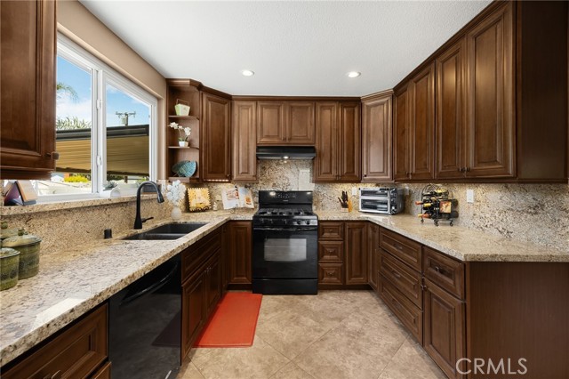 910 Huggins Avenue, Placentia CA: https://media.crmls.org/medias/0965e806-2746-4a20-8c32-37dd5bd09416.jpg