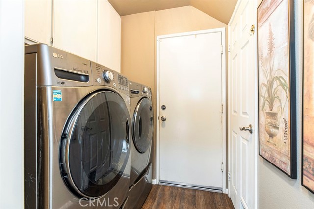 28741 Park Woodland Place, Saugus CA: https://media.crmls.org/medias/096657ca-ad33-4690-9634-29b9d8f6b1aa.jpg
