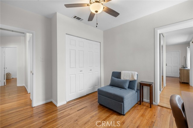 1820 N Avon Street, Burbank CA: https://media.crmls.org/medias/09666275-2590-47ee-8802-f9151bc48993.jpg