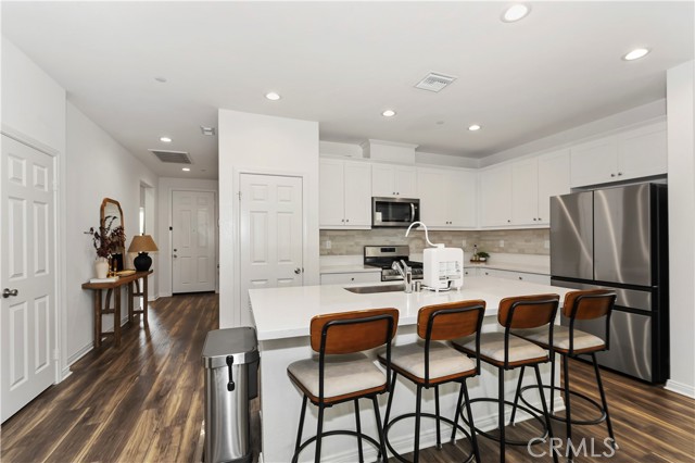 Detail Gallery Image 11 of 24 For 7672 Kuvera Bend, Riverside,  CA 92507 - 3 Beds | 2 Baths