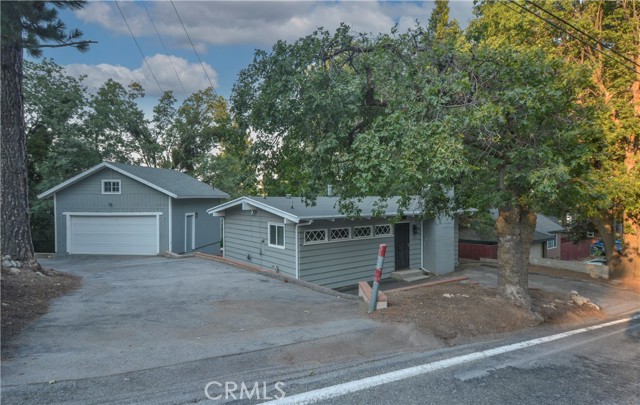 Detail Gallery Image 1 of 22 For 30607 Live Oak Dr, Running Springs,  CA 92382 - 1 Beds | 1 Baths