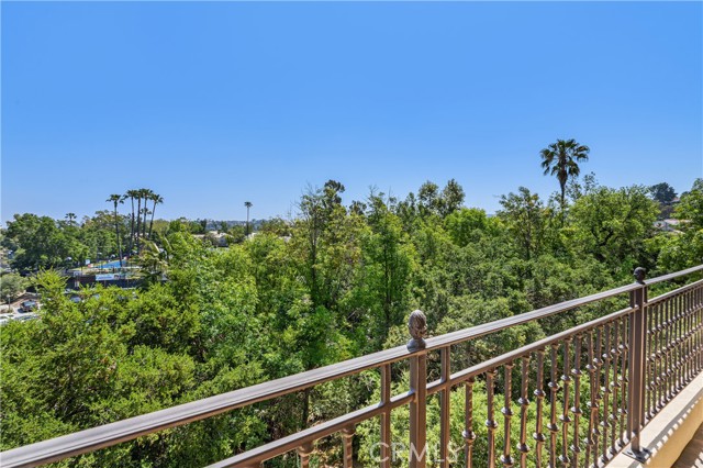 Detail Gallery Image 25 of 29 For 23500 Park Sorrento #D42,  Calabasas,  CA 91302 - 2 Beds | 2/1 Baths
