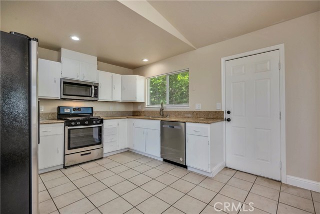 Detail Gallery Image 10 of 40 For 9479 Pawnee Trl, Kelseyville,  CA 95451 - 3 Beds | 3/1 Baths