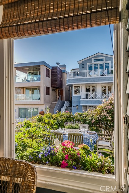 124 8th Street, Manhattan Beach, California 90266, 3 Bedrooms Bedrooms, ,2 BathroomsBathrooms,Residential,Sold,8th,SB21112271