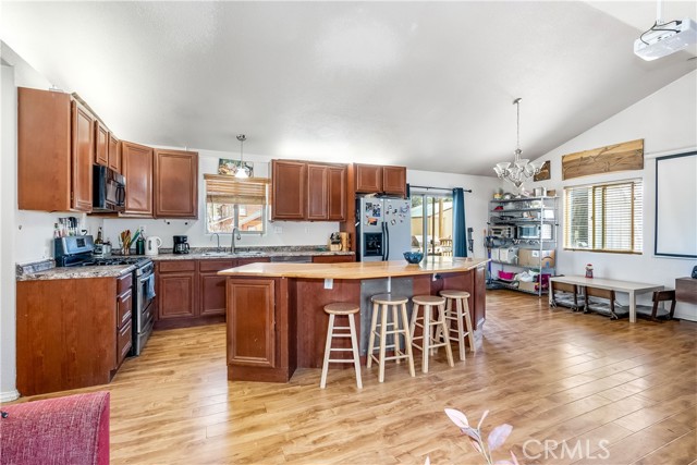 Detail Gallery Image 18 of 56 For 46076 Rustic Canyon Rd, Big Bear City,  CA 92314 - 3 Beds | 2 Baths