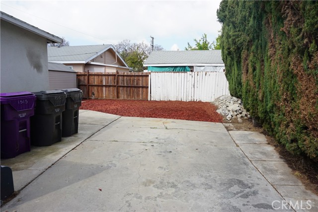 1515 8th Street, Long Beach, California 90813, 2 Bedrooms Bedrooms, ,1 BathroomBathrooms,Single Family Residence,For Sale,8th,PW24070877