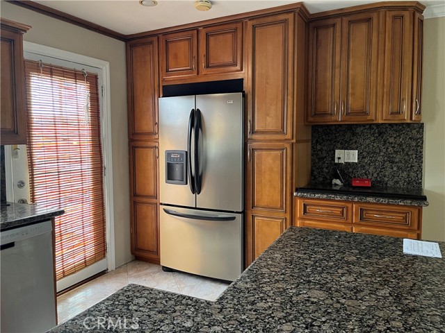 Detail Gallery Image 9 of 21 For 135 Flower #B,  Costa Mesa,  CA 92627 - 2 Beds | 2 Baths