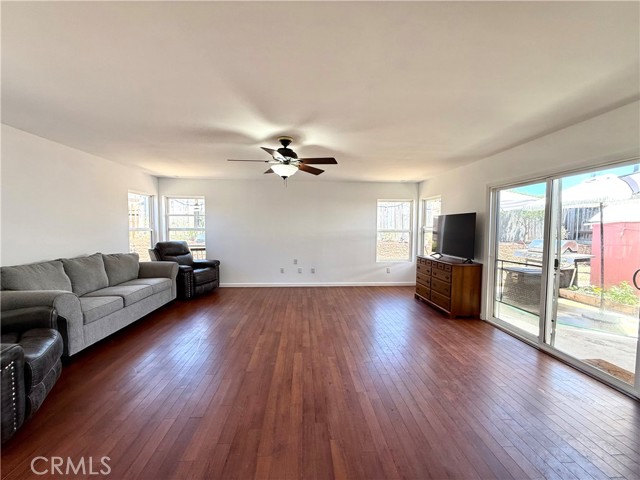 4065 Mount Everest Boulevard, San Diego CA: https://media.crmls.org/medias/096b5231-a85d-4796-b08f-3417a026ef1c.jpg