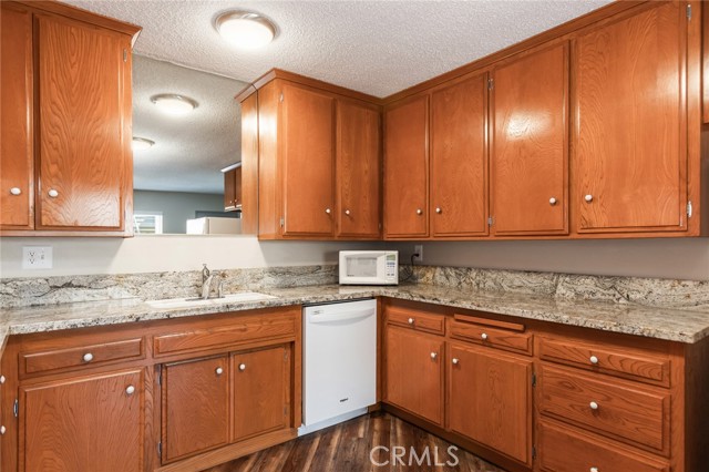 3695 Linden Avenue, Long Beach CA: https://media.crmls.org/medias/096b95ff-ed5f-4efb-993a-3d032726711f.jpg