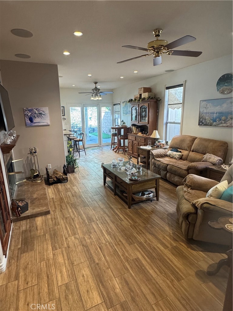 096c703e 9e7d 4252 9c59 Fd7b4c408ea6